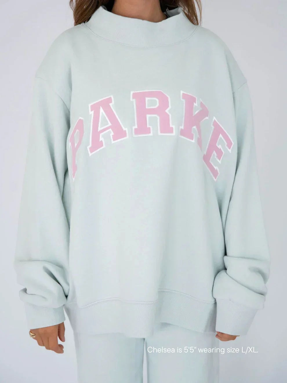 Annabelle – Women's Oversized Varsity Sweatshirt, Chenille Lettering Crewneck Jumper – view 4