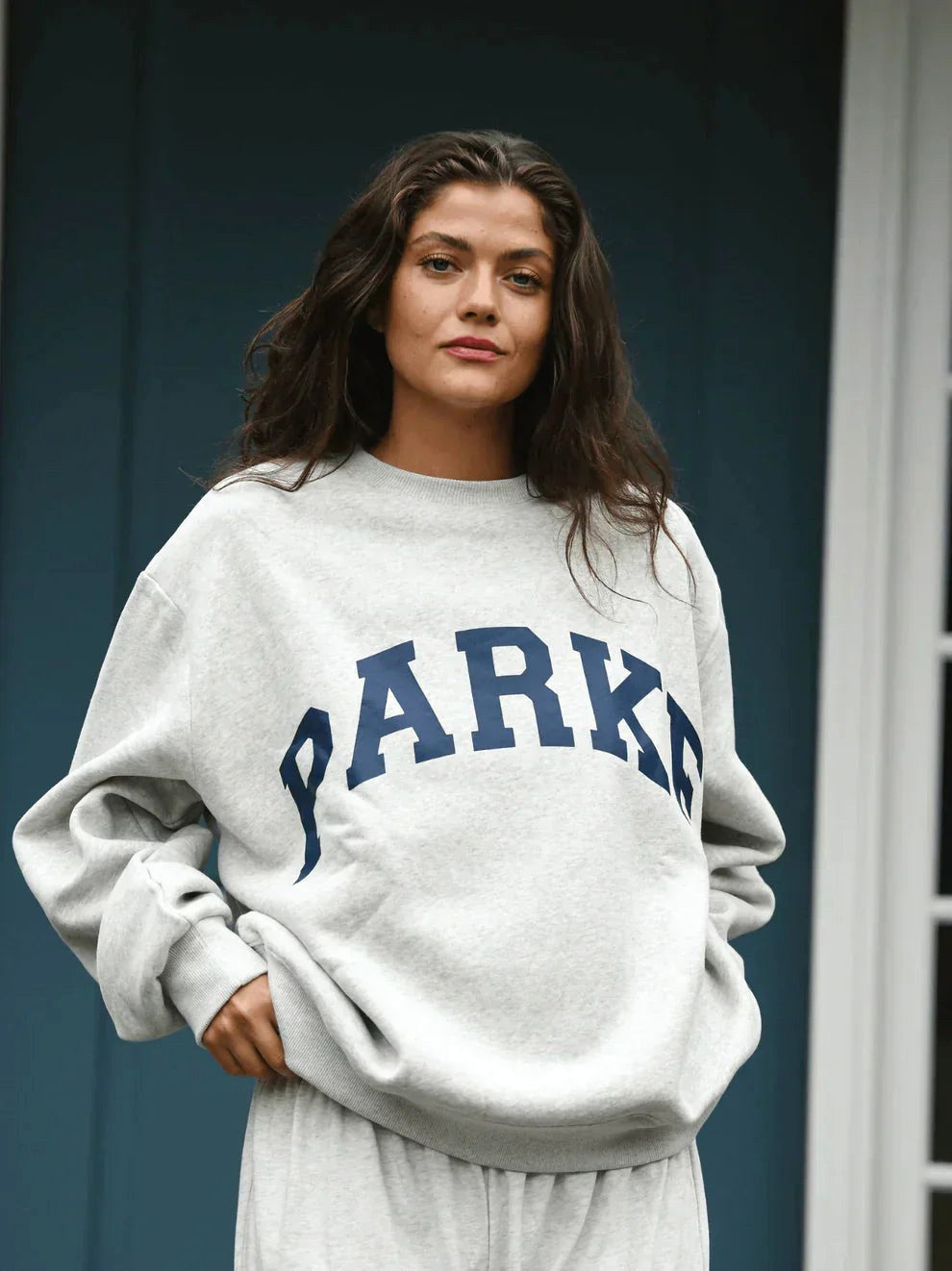 Annabelle – Women's Oversized Varsity Sweatshirt, Chenille Lettering Crewneck Jumper – view 5