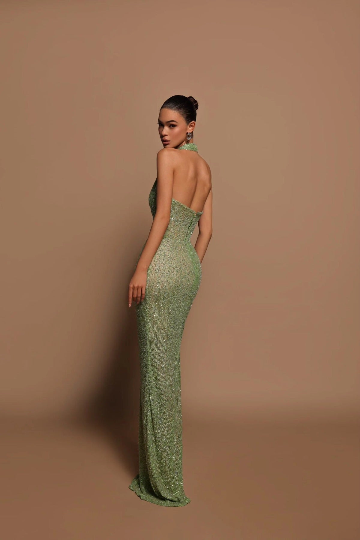 Elegant Emerald Maxi Dress with Alluring Design – view 2